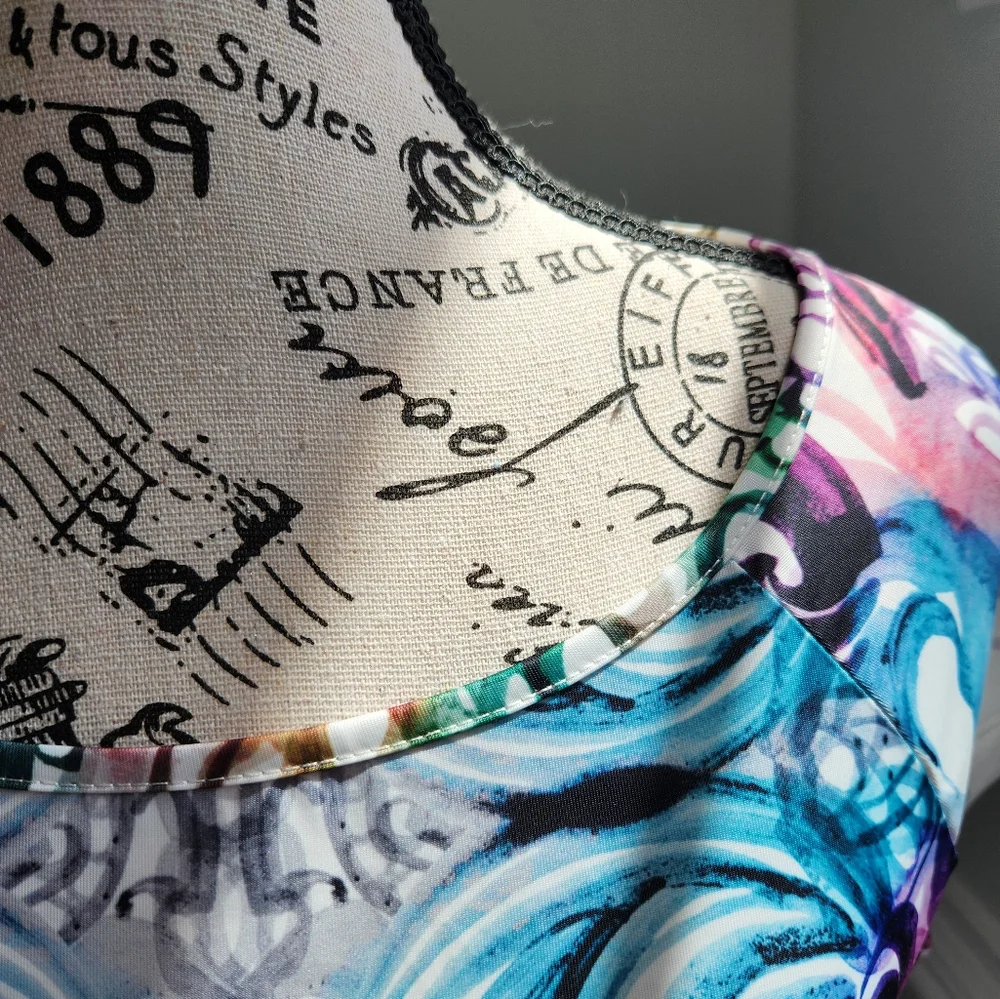 Womens dress - Picture 3 of 6